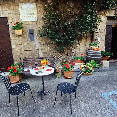 לינה וארוחת בוקר Antiche Mura 4*